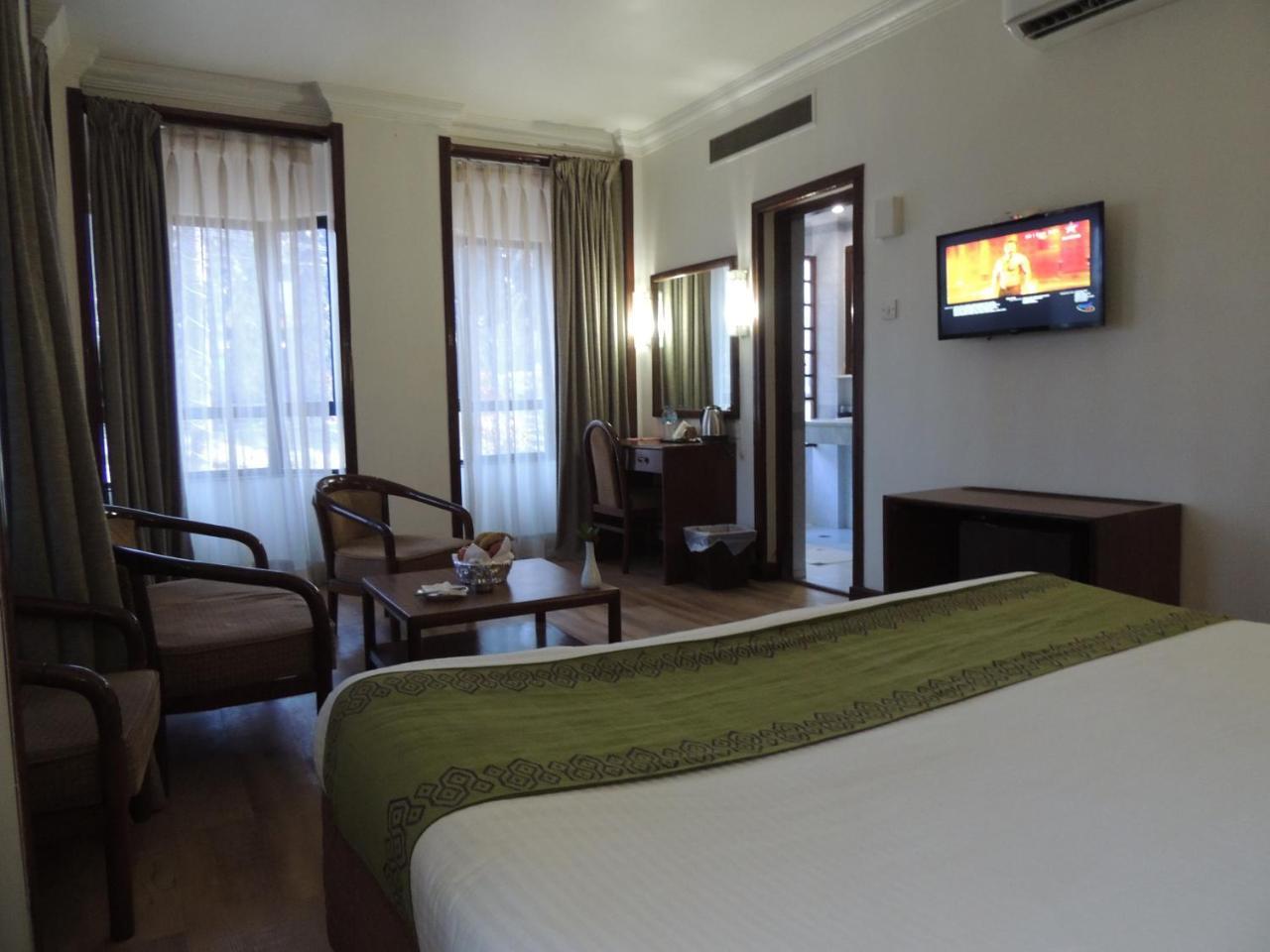 Hotel Nirvana Bhairāhawā Екстериор снимка