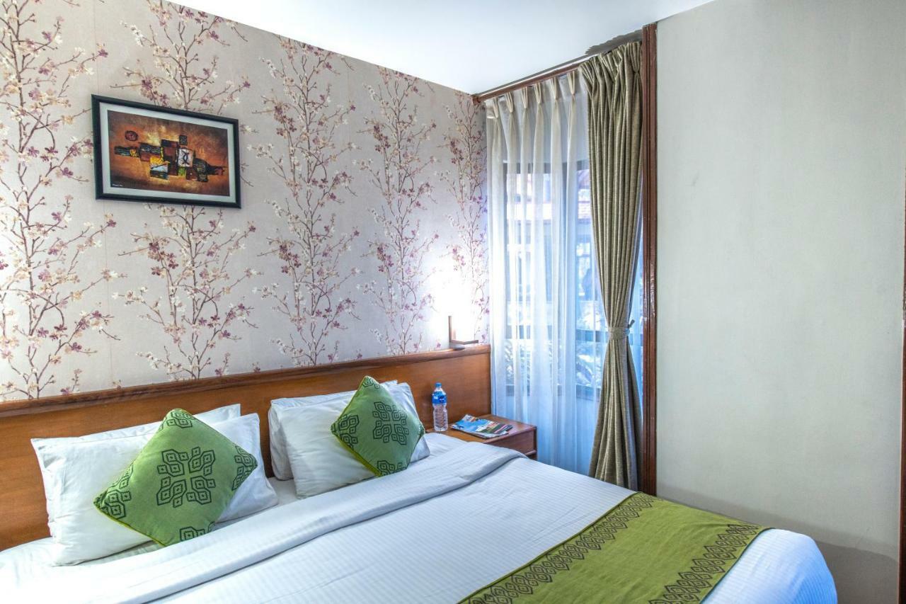 Hotel Nirvana Bhairāhawā Екстериор снимка